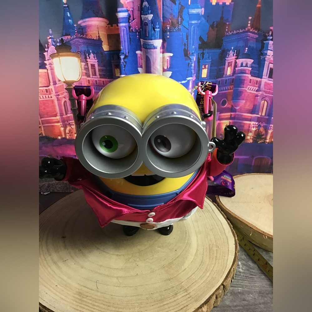 Universal studios minions bob disco fever limited edition popcorn bucket-NWT